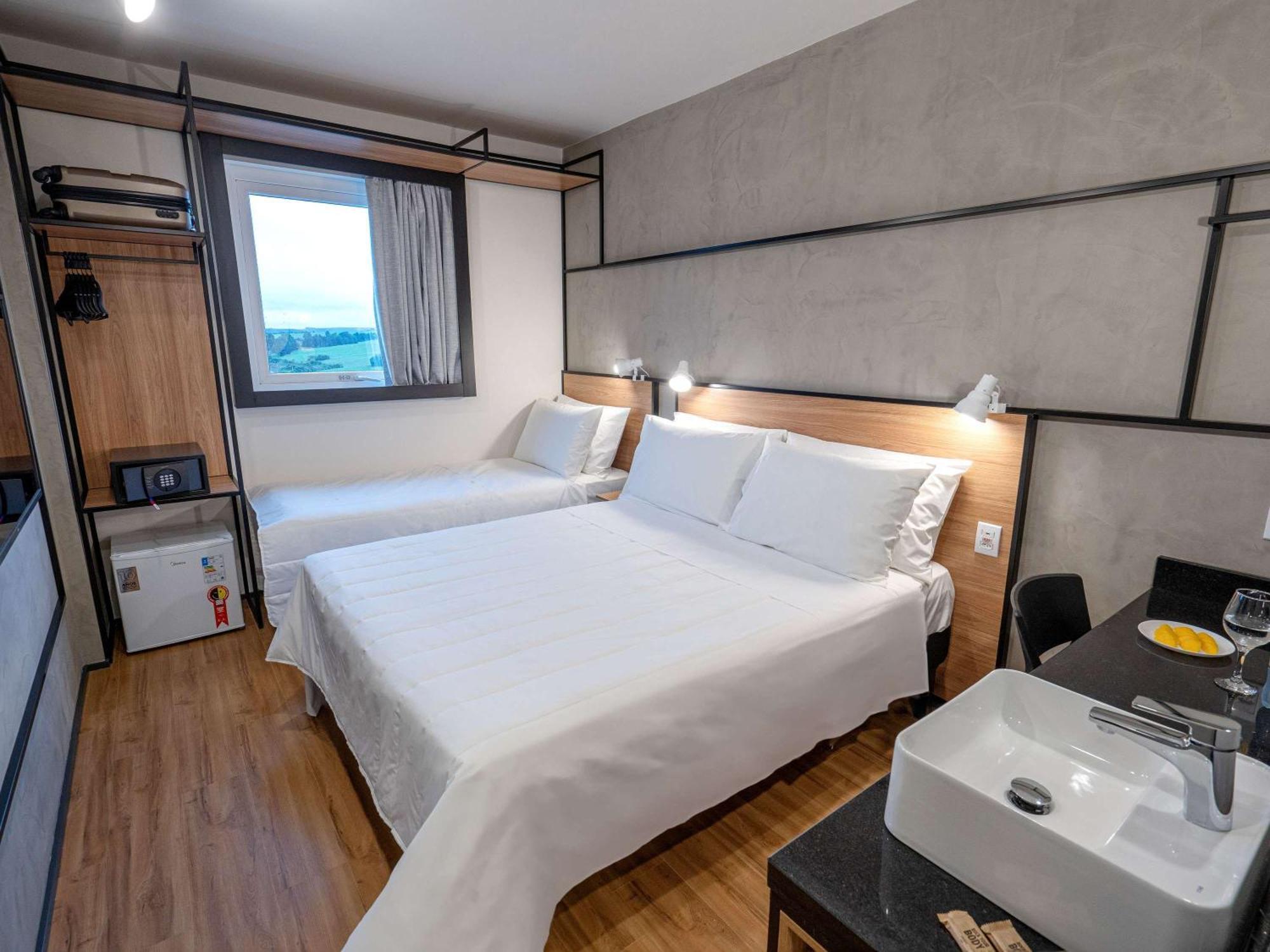 Ibis 4*